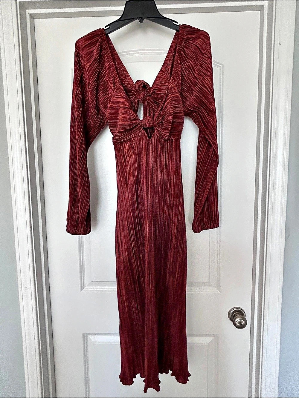 GILLI Pleated Maxi Dress in rust Size Medium Like New